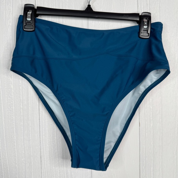 Cupshe Blue and White Bikini Set with Tropical Leaf Print - Picture 8 of 11